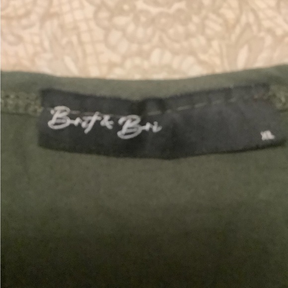 Brit & Bri XL hunter green top - Picture 6 of 6